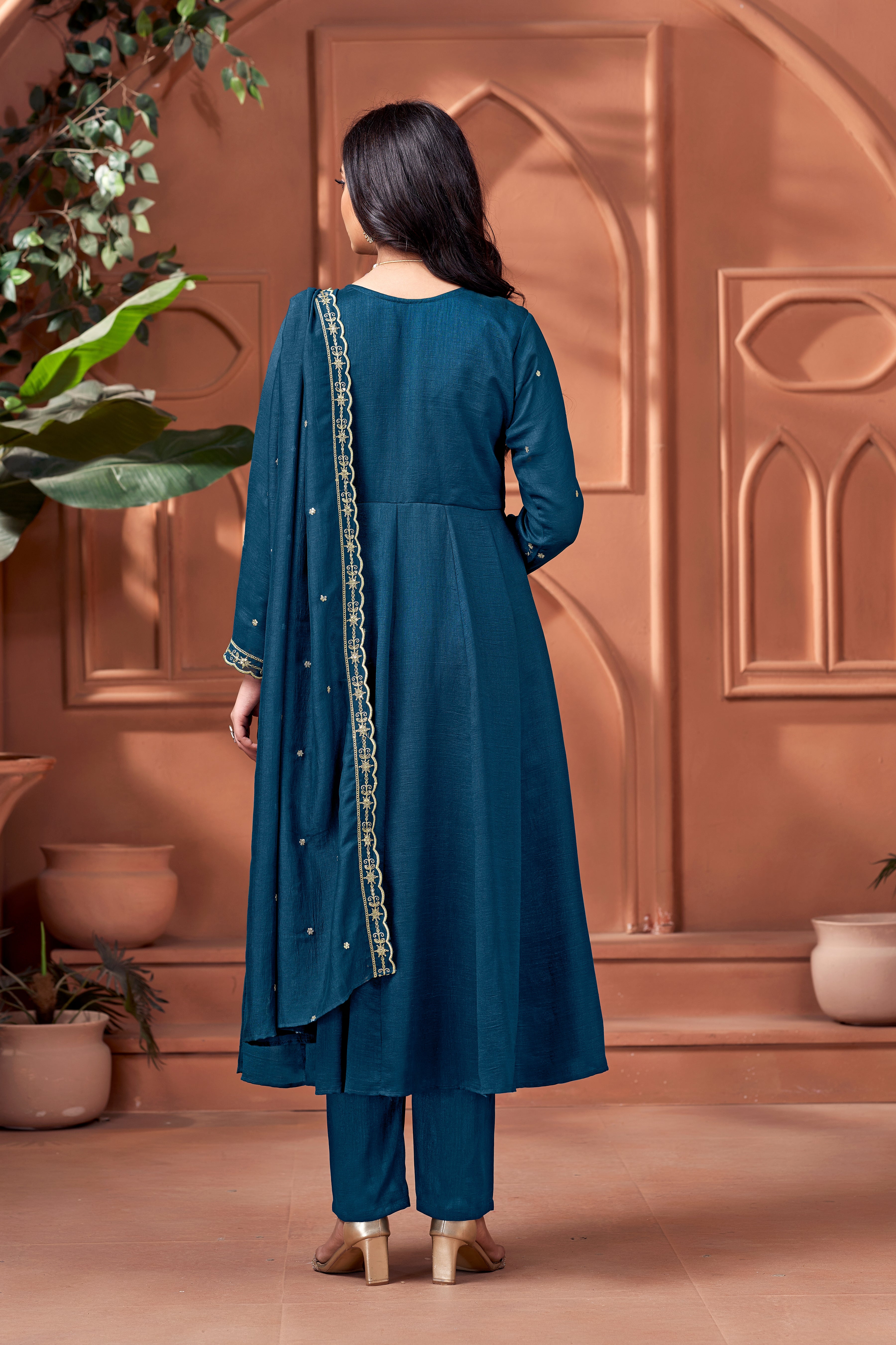 Women Ethnic Motifs Embroidered Panelled Thread Work Kurta with Trousers & With Dupatta